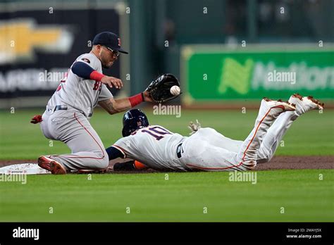 Houston Astros Yuli Gurriel 10 Steals Second Base As Boston Red Sox