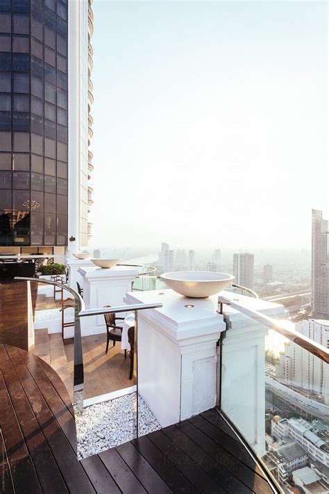 «Rooftop Dining Terrace With City View To Bangkok At Sunset» de Stocksy