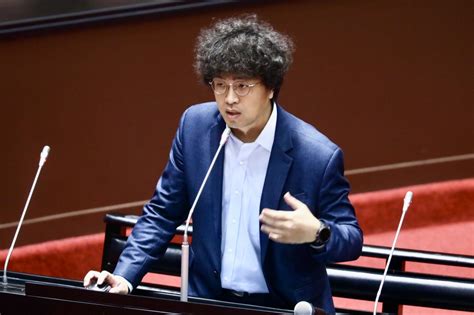 沈伯洋警告看「a片能讓中國掌握政治立場」惹議 藍委驚嘆回應 上報 焦點