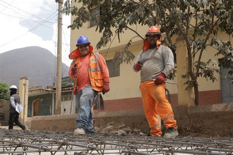 Gobernador Pulgar Supervisa Pavimentaci N De Pistas Y Veredas En