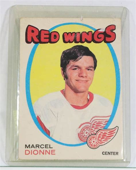 1971 MARCEL DIONNE ROOKIE CARD.