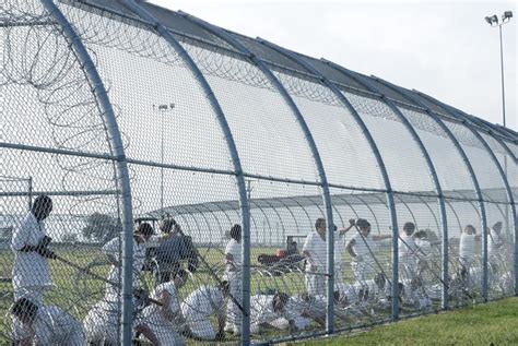 Texas Senate passes bill to improve conditions for women in prison ...