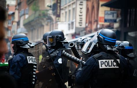 Toulouse Sur La Foi Dune Vidéo Un Commandant De Police Condamné