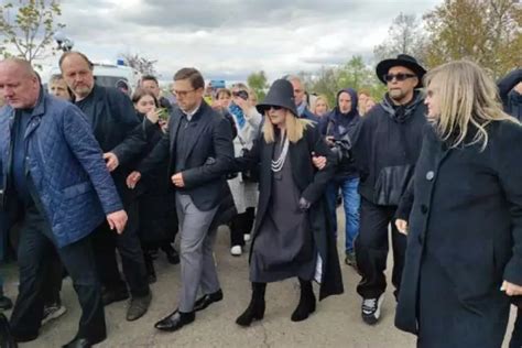 Алла Пугачева приняла решение выступить во Львове