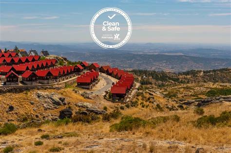 Chal De Montanha Na Serra Da Estrela Desde P P