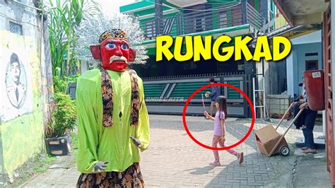 ASIK KETEMU ONDEL ONDEL BETAWI BAJU HIJAU DI GANG Joget Lagu Rungkad