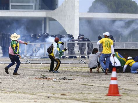 A Defesa Do Meio Ambiente Passa Pela Defesa Incondicional Da Democracia