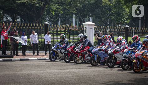 Foto Presiden Jokowi Lepas Parade Pembalap Motogp Foto Liputan