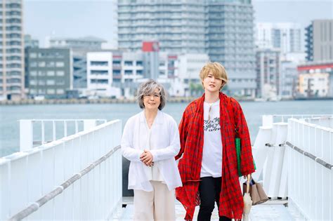 画像4850 【海に眠るダイヤモンド 第1話】ホスト・玲央（神木隆之介）、婦人・いづみ（宮本信子）と出会う 長崎の離島と現代・70年の時