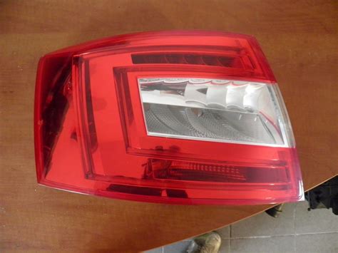 LAMPA TYLNA LEWA SKODA OCTAVIA III LED 5E 13