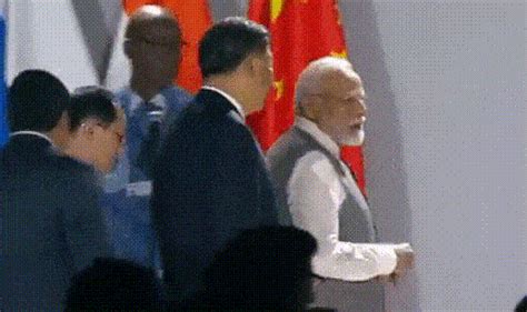 Pm Modi Raises Border Concerns With Chinas Xi In Brief Chat At Brics