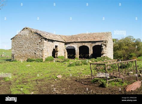 A Derelict Stone Barn Near Haltwhistle In Northumberland England Uk