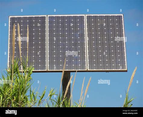 Panneau Voltaique Hi Res Stock Photography And Images Alamy