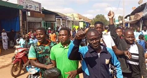 Bobo Dioulasso Des Manifestants Protestent Contre La D Gradation De