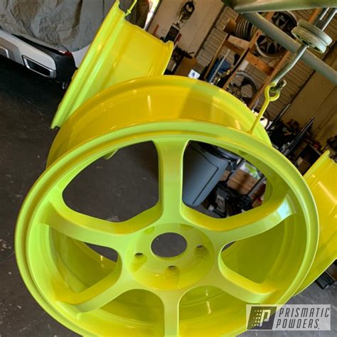 Honda Civic Wheels coated with Honda Yellow | Prismatic Powders