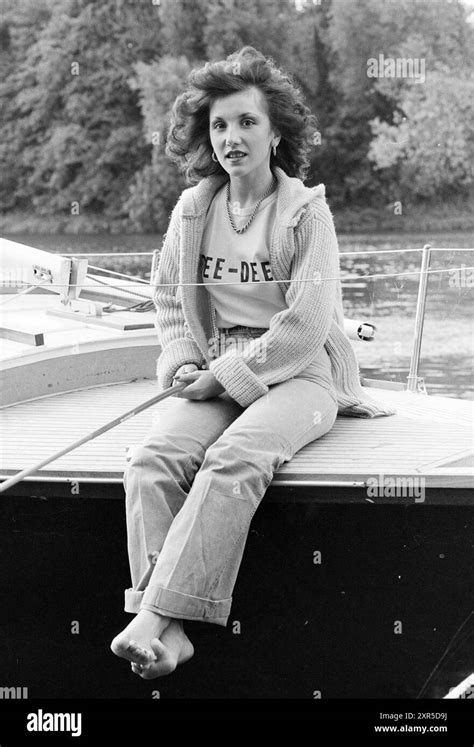 singer dee dee fishing  res stock photography  images alamy