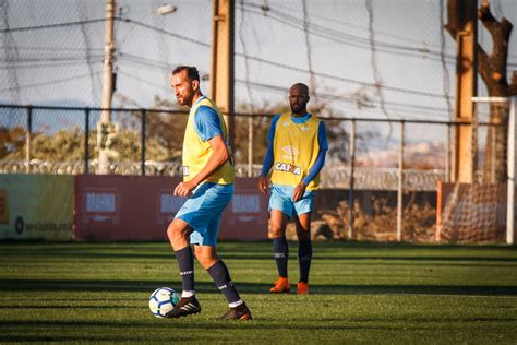 elenco quase completo Cruzeiro fecha preparação para enfrentar o