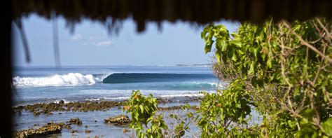 Lohis Break Maldives Waves Surfatoll