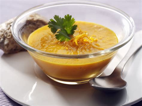 Karotten Curry Suppe Mit Apfelsine Rezept EAT SMARTER