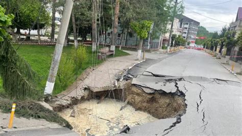 Primele M Suri N Cazul Craterului Uria Din Sl Nic Prahova Ce Au