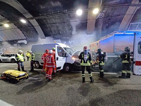 Autostrada A Incidente In Galleria Ma Unesercitazione