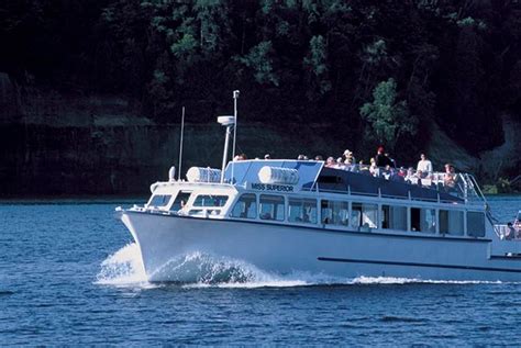 Boat Tours Of Pictured Rocks National Lakeshore - PictureMeta