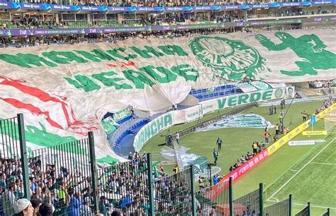 Torcida do Palmeiras chama Leila de blogueirinha após eliminação