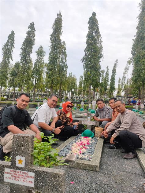 Doa Bersama Dan Ziarah Dalam Rangka Dies Natalis Ke 66 Fakultas Hukum