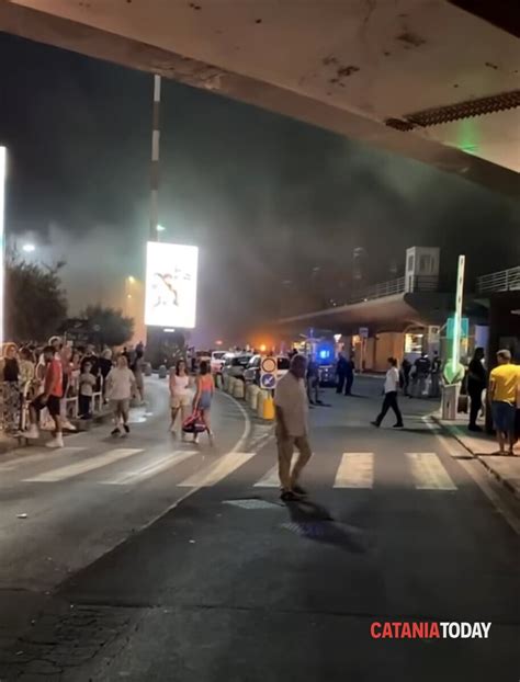 Incendio In Aeroporto A Catania Le Foto Di Ezio Cairoli