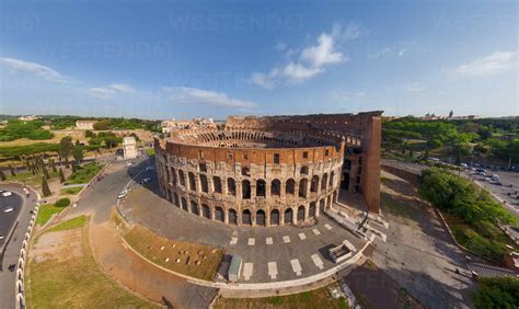 Aerial view of Roman Colosseum during sunset, Rome, Italy – Stockphoto