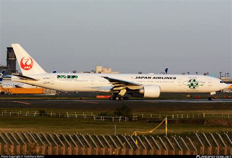 Ja J Japan Airlines Boeing Er Photo By Yoshiharu Mohri Id