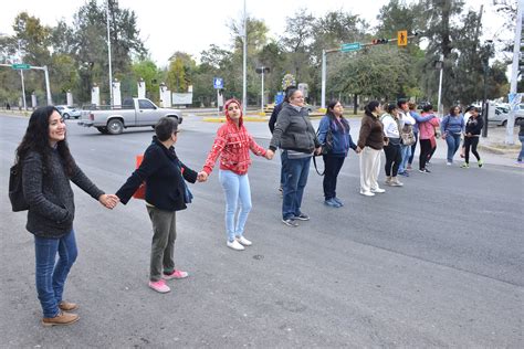 Madres De Familia Bloquean Crucero