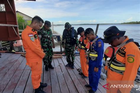 Tim Sar Gabungan Asmat Kembali Cari Korban Perahu Tenggelam Antara News