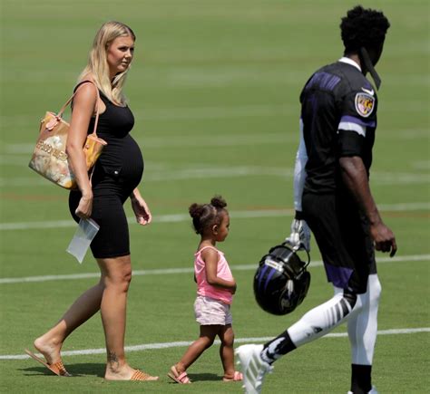 Baltimore Ravens Qb Robert Griffin Iiis Wife Grete Griffin Gives Birth Day Before Season