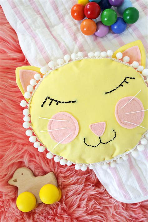 Cat Face Pillow Diy Diy Pillows Handmade Pillows Decorative Pillows