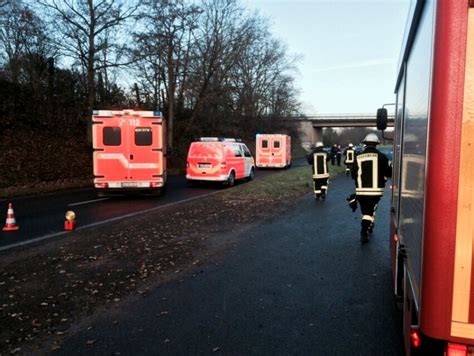 Bornheim Verkehrsunfall Am Sechtemer Weg Pkw Berschl Gt Sich Am Hang