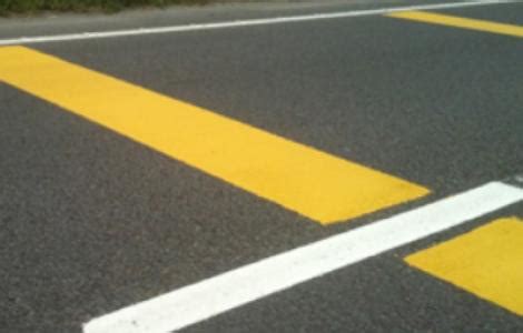 TRANSVERSE YELLOW BARS – Highway Markings