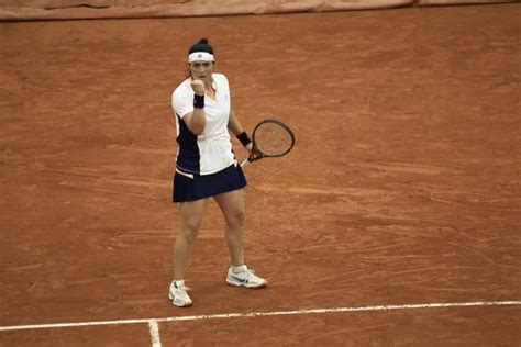 Ons Jabeur Carte Leylah Fernandez Au Troisi Me Tour De Roland Garros