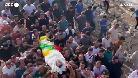 Cisgiordania I Funerali Del Palestinese Assassinato Dalle Forze