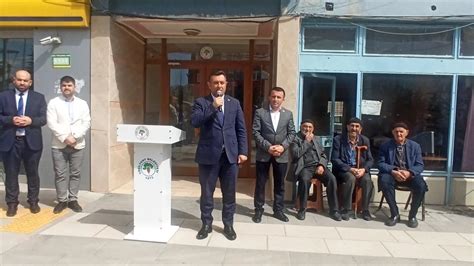 Muhsin Yılmaz mazbatasını alarak Yeşilyurt Belediye Başkanı oldu