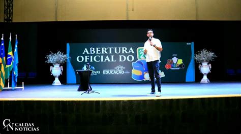 Humorista Diogo Almeida Se Apresenta Em Abertura Do Ano Letivo De