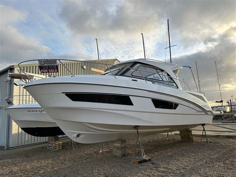 Beneteau Antares Ob M Motorcruisers Gwynedd Boot