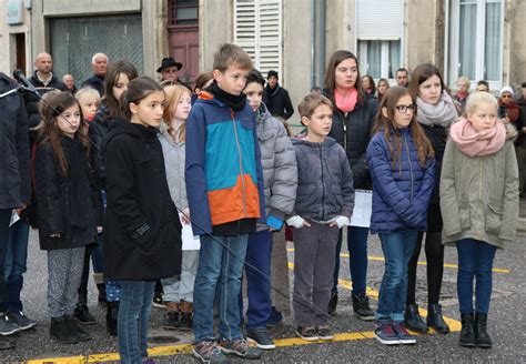 V Zelise Les Scolaires Et Le Devoir De M Moire