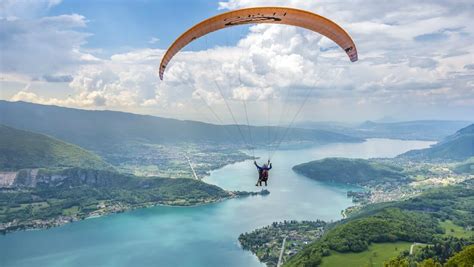 Tandem Paragliding At Lake Annecy For Kids 3 12 Y Flyeo Annecy