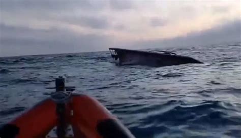 Al Menos Tres Muertos Y Desaparecidos Tras Vuelco De Barco De Pesca