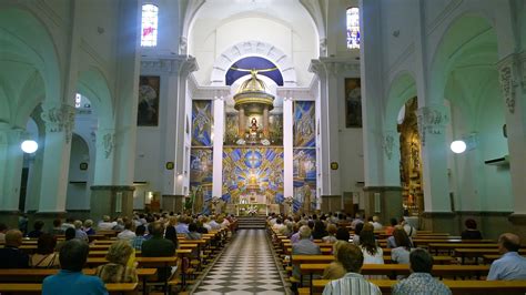 Basílica De Jesús De Medinaceli Alberga La Imagen De Un Cristo Nazareno