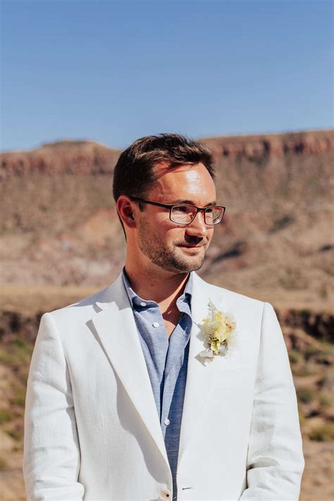 Wedding hair for mom of groom ideas look very elegant 16