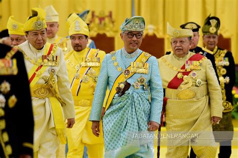 monarchies today royalty   globe daulat tuanku sultan