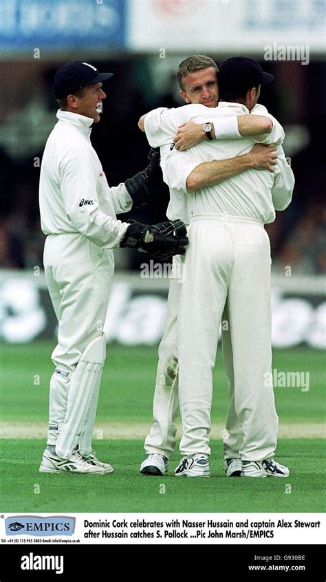 England Captain Nasser Hussain Second Right Celebrates Hi Res Stock