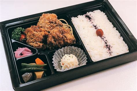 特大鶏唐揚げ弁当（手羽先味） 宅配弁当・仕出し弁当・配達・デリバリーの【ごちクル】